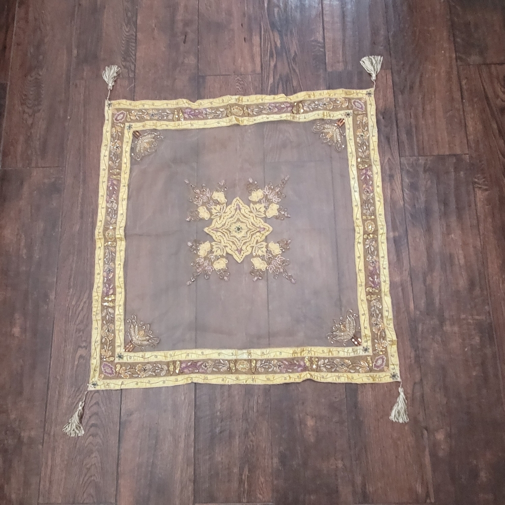 Handmade Indian Sequin Beaded Mesh Table Cloth - Picture 15 of 15